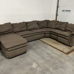 La-Z-Boy Recliner Sectional Sofa Couch - Chaise - 5pcs - Comfy - Tan/Brown - Delivery Available 