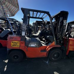 Toyota Forklift 8000 LBS Capacity 