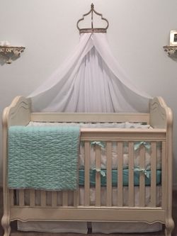 Bertini Tinsley Quilted Crib/Toddler bed for Sale in Chandler, AZ