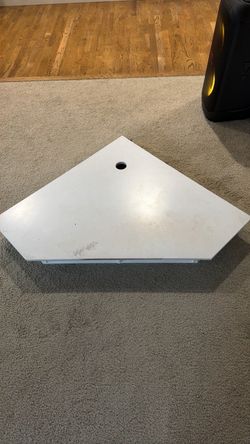 Corner laptop table