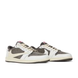 Travis Scott jordan 1 Lows
