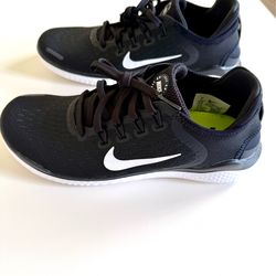Nike Black and White Women Athletic Running Sneakers Size 7 New