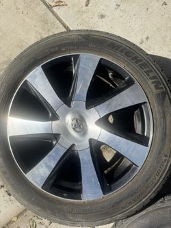 2017 Toyota murai set of wheels and tires