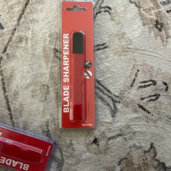 Blade sharpener