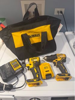 Dewalt 20v 2 tool kit with 1/4” impact driver, 1/2” drill, 2AH battery, charger and bag
