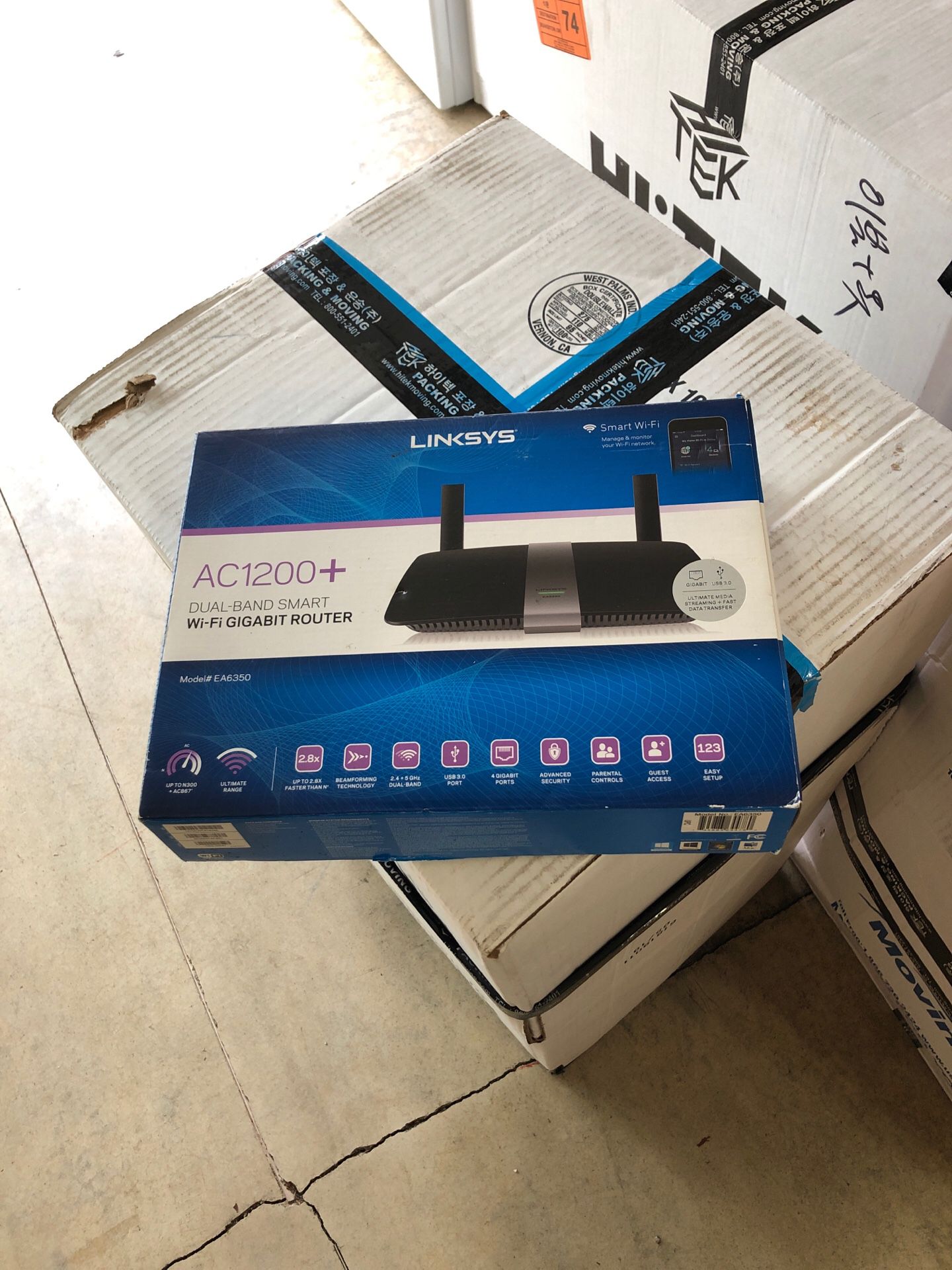 New!! Linksys ac1200+ dual band smart WiFi Gigabit router