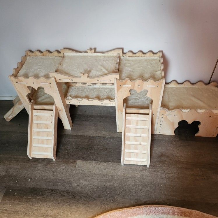 XL Wooden Rabbit Castle
