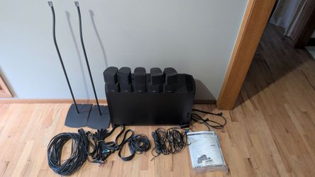 Complete Bose Acoustimass 10 series III 5.1 surround sound system in great working condition
