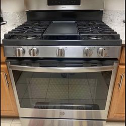 30” Propane Stove Like New 