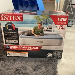 New Intex Twin 15in Airbed