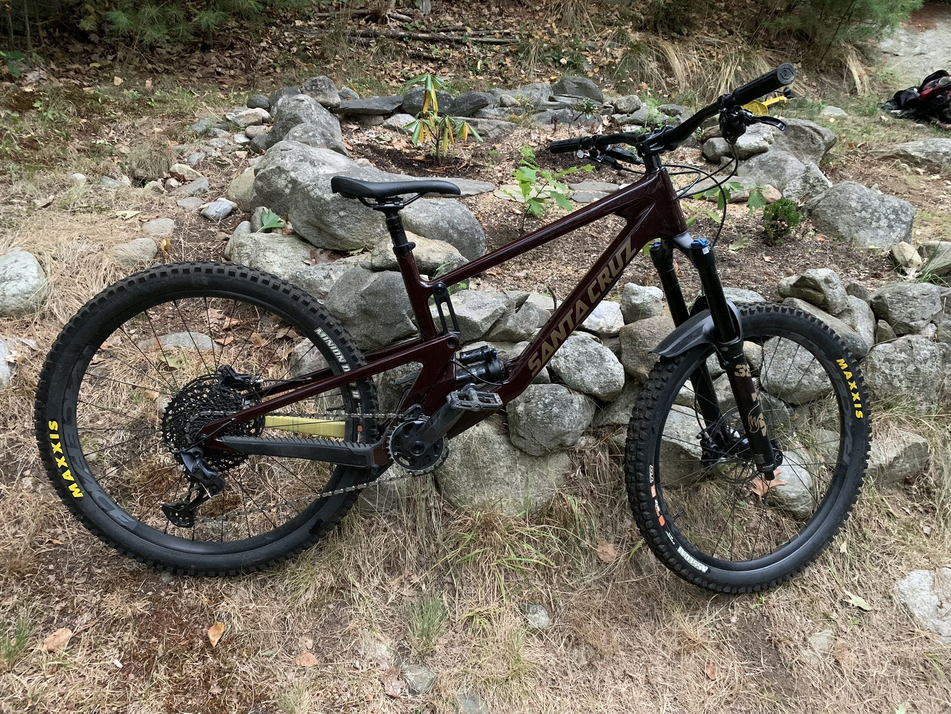 Santa Cruz Nomad 27.5 L Mountain Bike