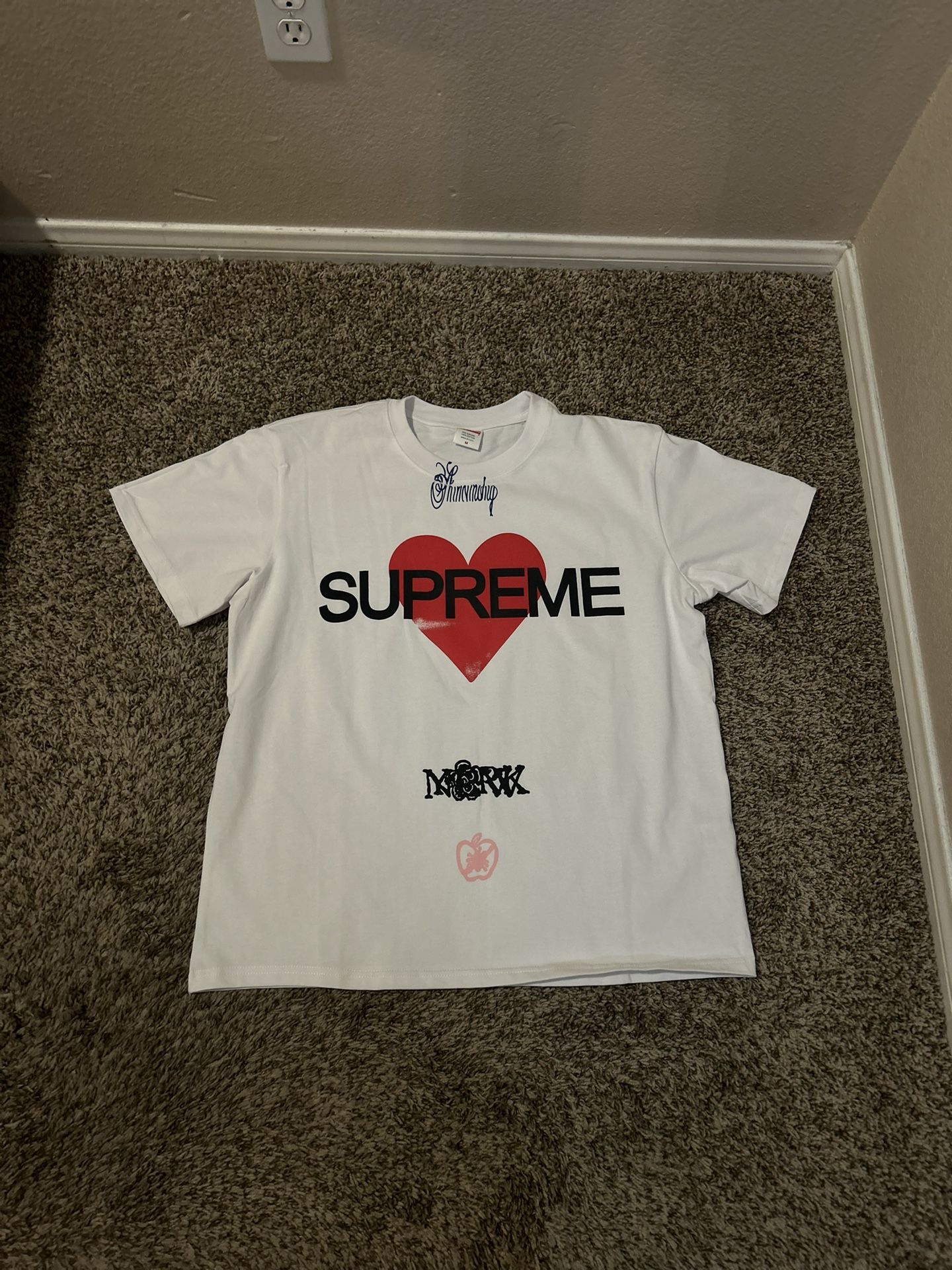 SUPREME Heart Tee