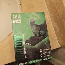 Xbox Controlling Dock