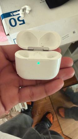 Airpod pro 3 (no case) AirPod Pro 2 (no airpods)