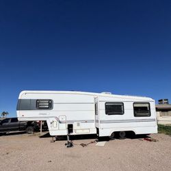 94 Fifth Wheel Travel Trailer