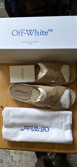Off-white romantic criss cross size 8W