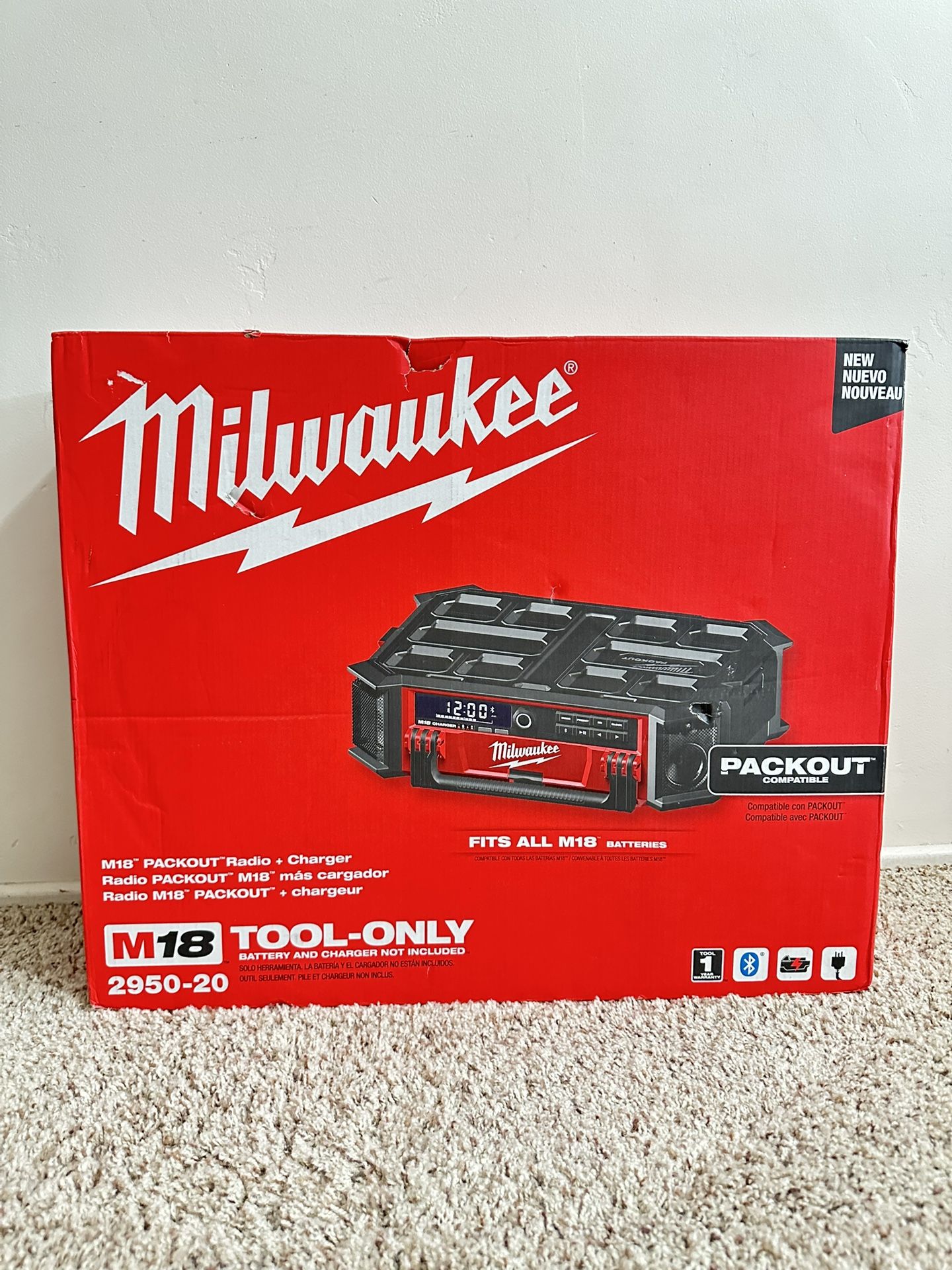 Milwaukee M18 Lithium-Ion Cordless PACKOUT Radio/Speaker with Built-In Charger