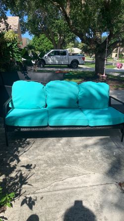 Patio couch w/couchions