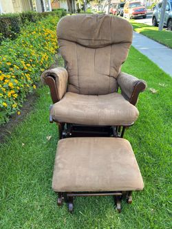 Great Condition Shermag  Nursery Sliding Chair With Ottoman  Very Clean and Comfortable Chair 85% New