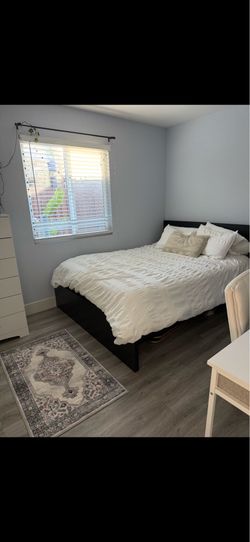 Queen Bedframe (FREE)