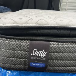 Lovely KING 💜MATTRESS 💜AND BOX💜 SPRING 