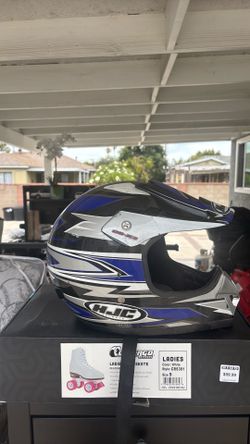 Dirt bike helmet