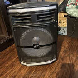 Pyle  4000 Watt Speaker ,Amp Kareoke Bluetooth,USB Port With Handle For Easy Transporting