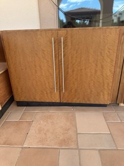 Kitchen Island Cabinets – Modern Wood (3 Pieces)