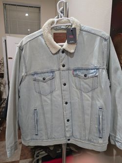 Levi's® Premium
Relaxed Sherpa Trucker Jacket size XL