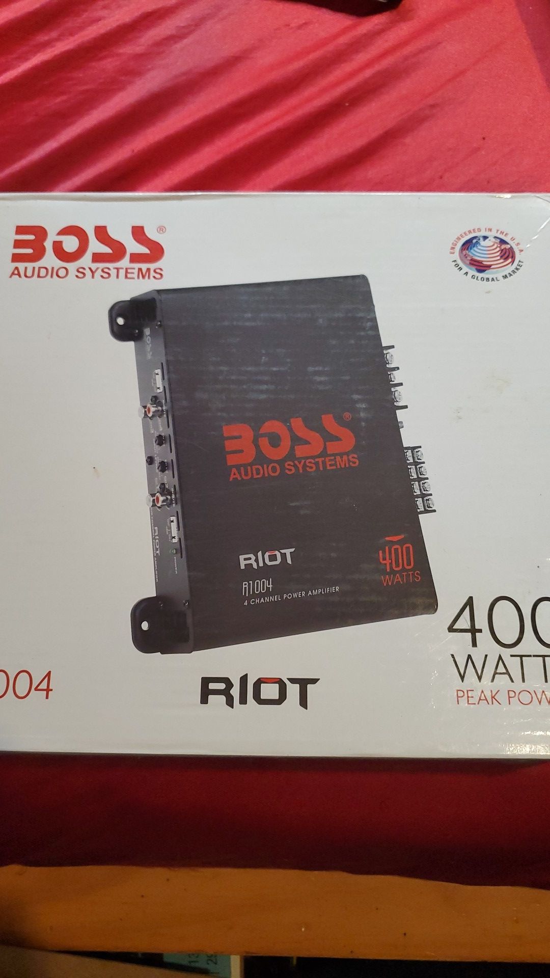 BOSS 400 watt amp