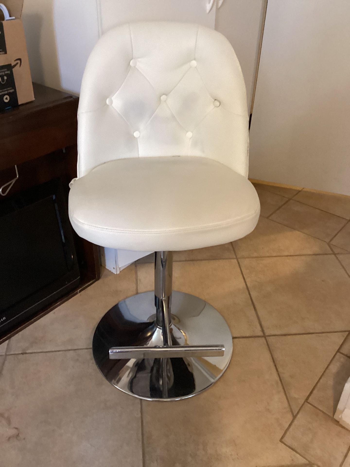 Adjustable Height Vanity Chair