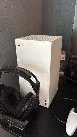 Xbox one series X WHITE EDITION (No disc drive)
