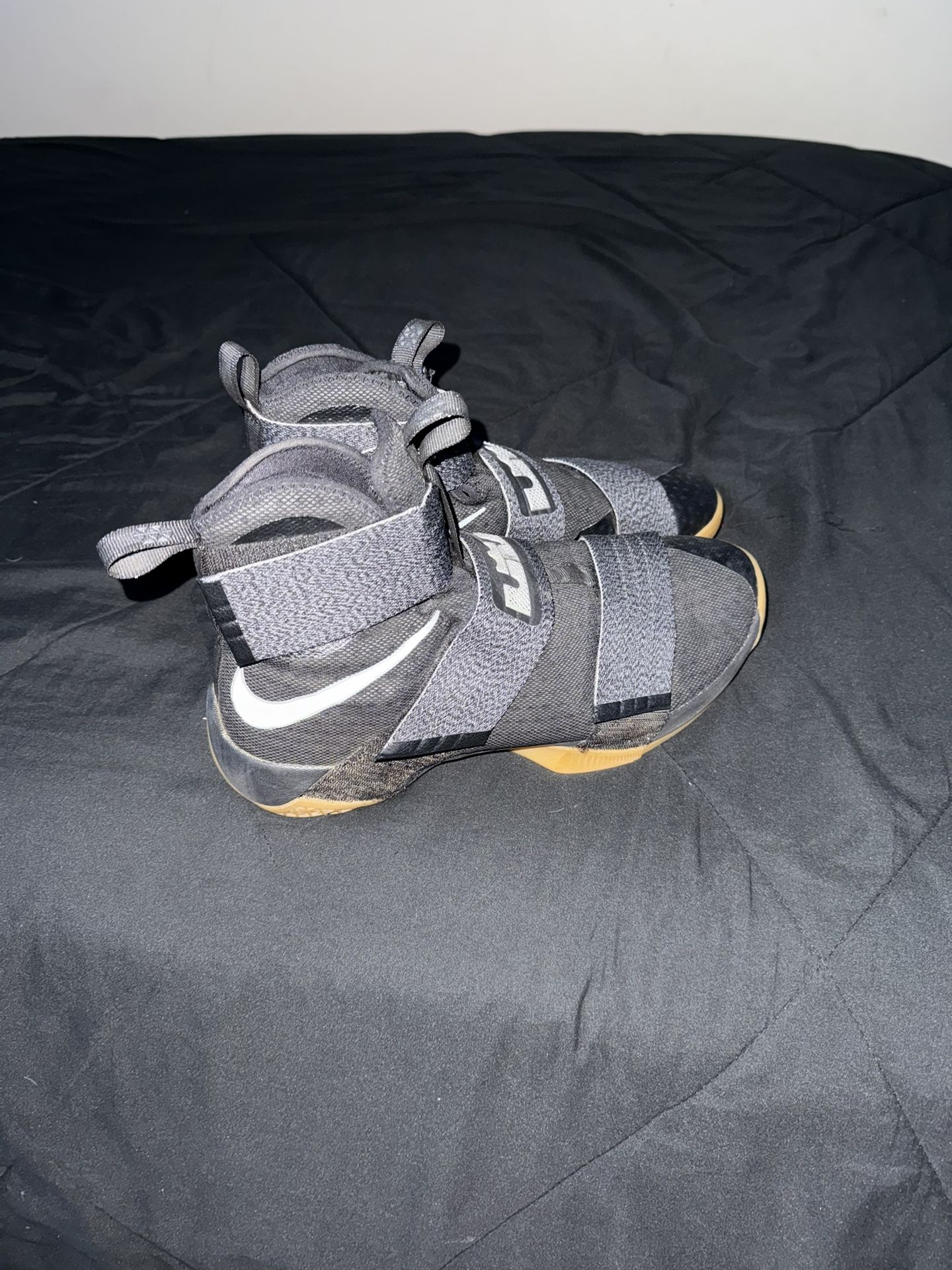 Nike LeBron Zoom Soldier 10”Black Gum”