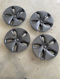 Tesla Model 3 wheel covers