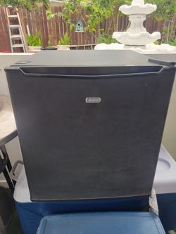Mini fridge