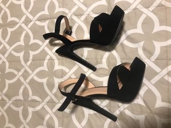 Black heels size 8
