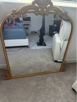 Gold mirror