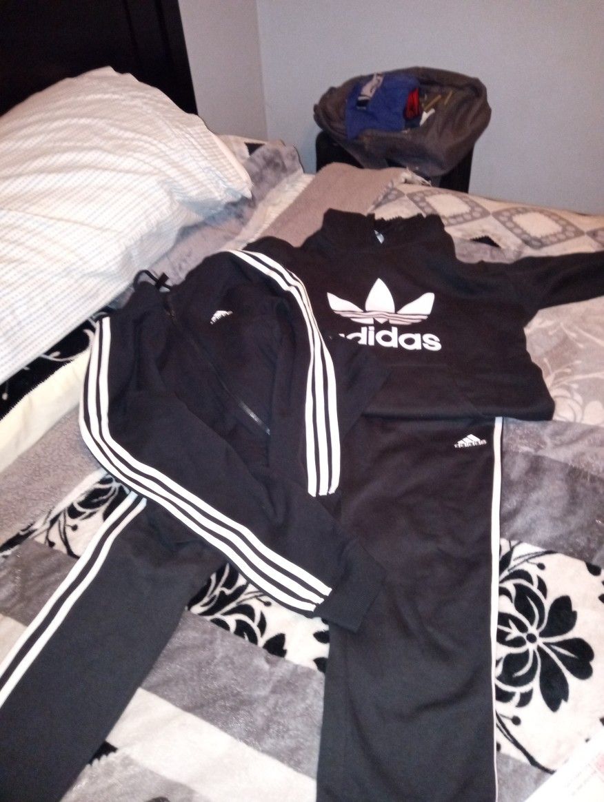 Women Adidas Sweatsuit 