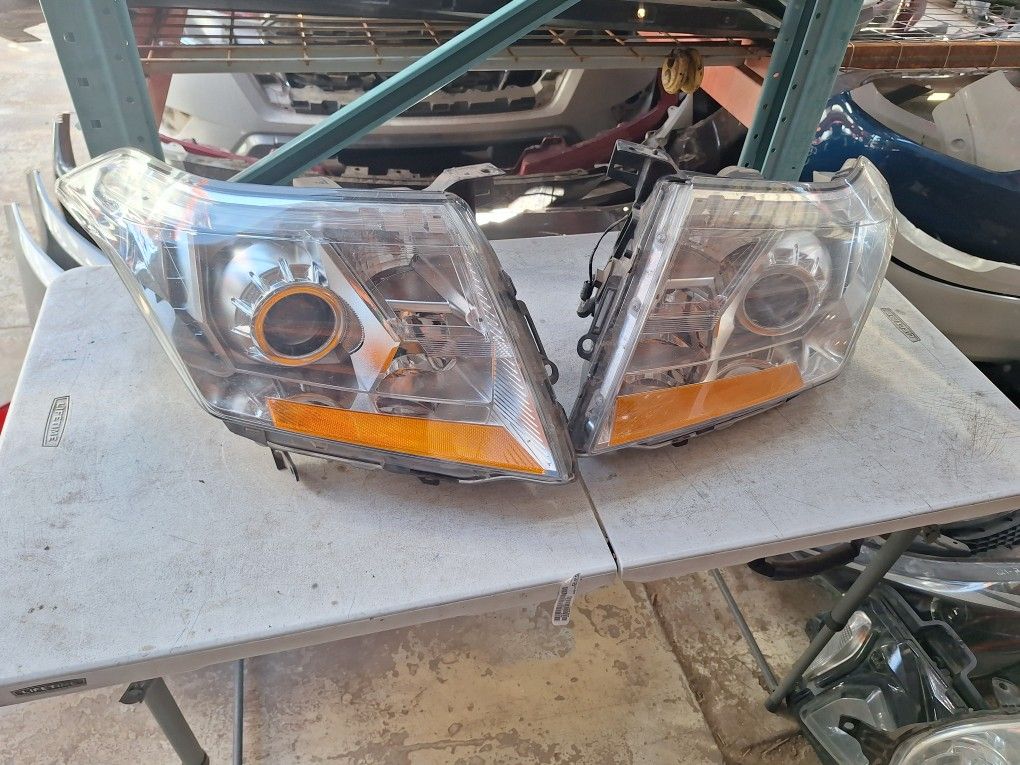 Cadillac Srx Headlight Oem