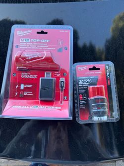 Milwaukee M12 CP2.5 Battery & Top Off