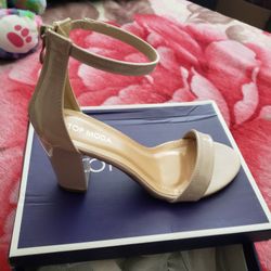 Size 7 Nude Heels. Pick Up Gettysburg N Maple 