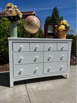 White 6 Drawer Wood Graco Dresser Chest of Drawers Furniture Great Condition