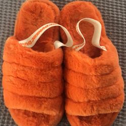 Fuzzy Slippers With Strap