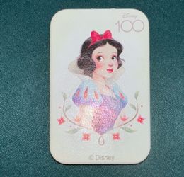 Snow white compact mirror
