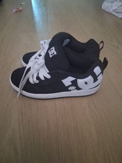 DC shoes size 6.0