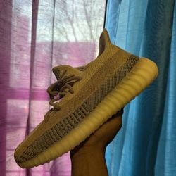 Yeezy 350 Ash Pearl Size 10 Brand New 