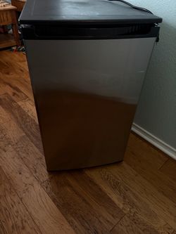 Mini fridge