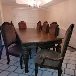 Dining Room Table 