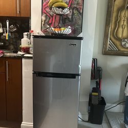 Mini Refrigerator Freezer 