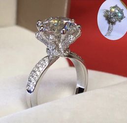 New 18 k white gold engagement ring wedding ring set